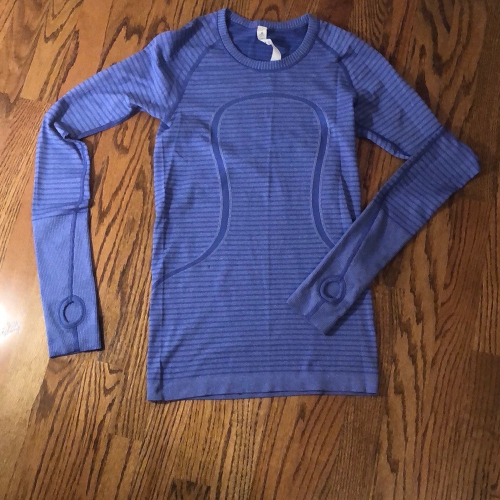 Lululemon size 4 top
